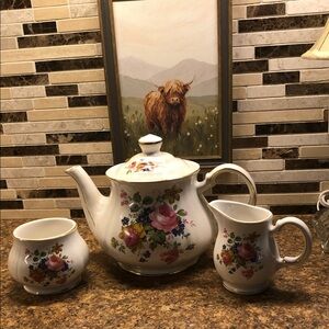 Sadler Floral Porcelain Tea Set - White with Pink Roses